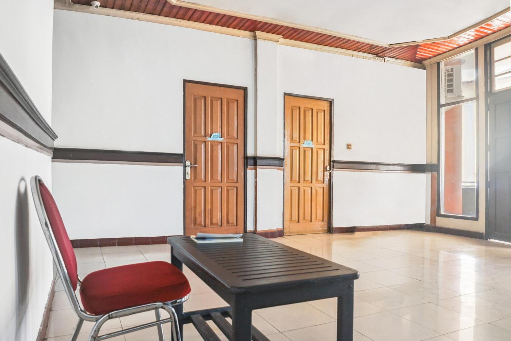 Spot On 92890 Losmen Bahalap Syariah Marabahannearsiring Marabahan Ulek Barito Banjarmasin  Exterior foto